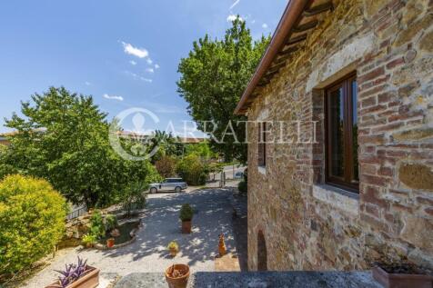 Casale vicino al Cen