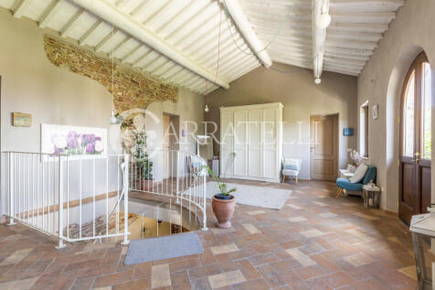 Casale vicino al Cen