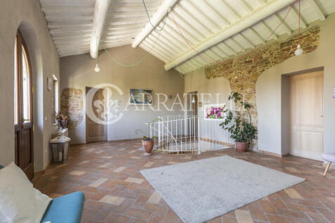 Casale vicino al Cen