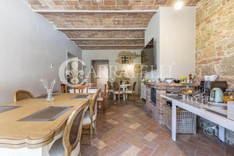 Casale vicino al Cen