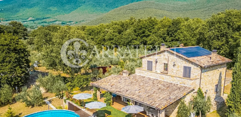 Casale in pietra con