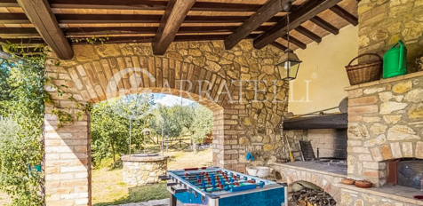 Casale in pietra con