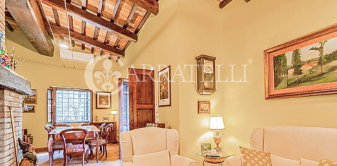 Casale in pietra con