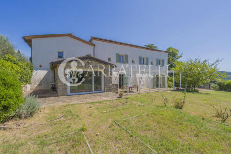 Villa con giardino v