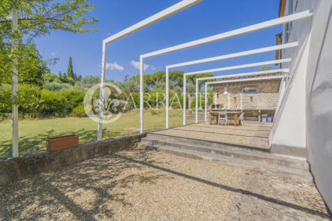 Villa con giardino v