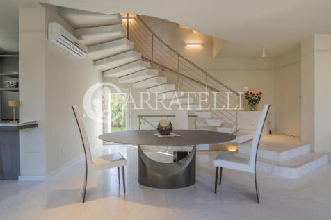 Villa ristruttura ne