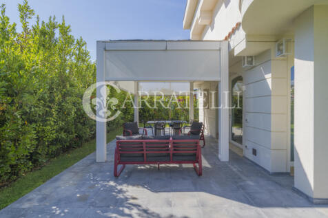 Villa ristruttura ne