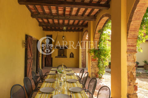 Villa con Borgo Pisc