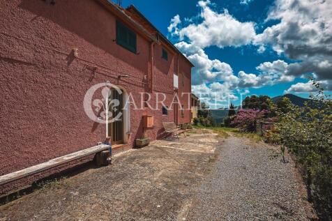 Casale con giardino