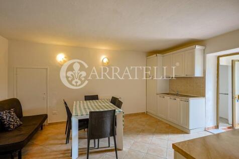 Casale con giardino