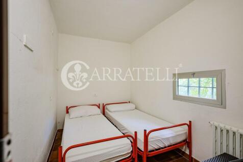 Casale con giardino
