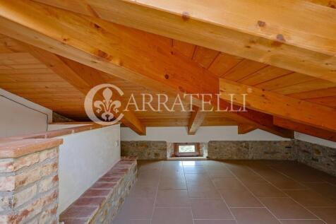 Casale con giardino