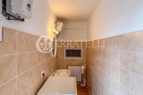 Casale con giardino