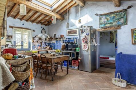 Pittoresco casale in