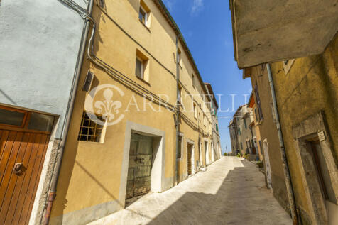 Palazzo con vari app