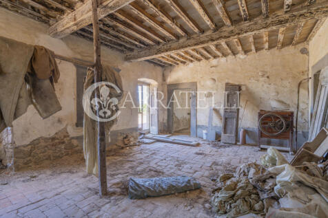 Casale da ristruttur