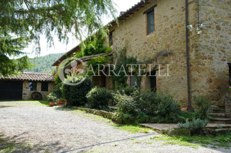 Casale con piscina e