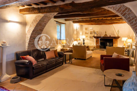 Casale con piscina e