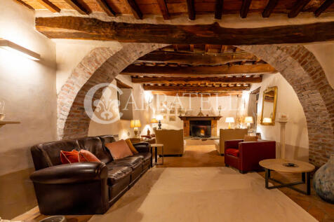 Casale con piscina e