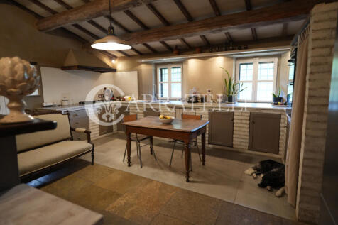 Casale con piscina e