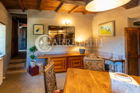 Casale con piscina e