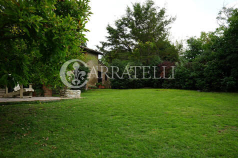 Casale con piscina e