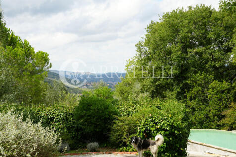 Casale con piscina e