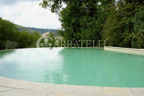 Casale con piscina e