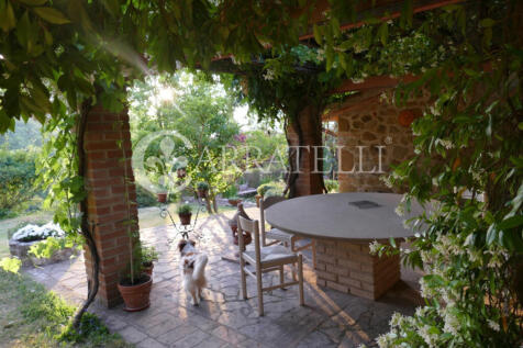 Casale con piscina e