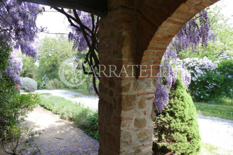 Casale con piscina e