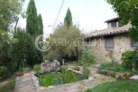 Casale con piscina e