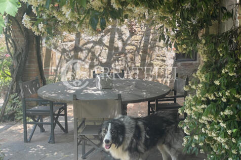 Casale con piscina e