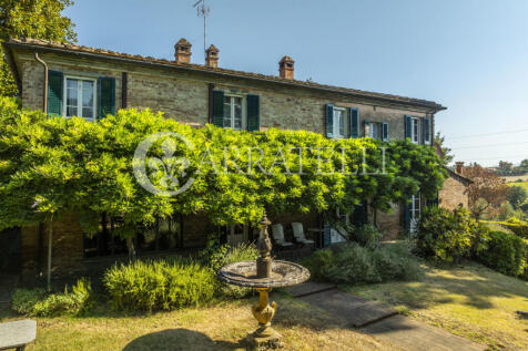 Casale con annessi e