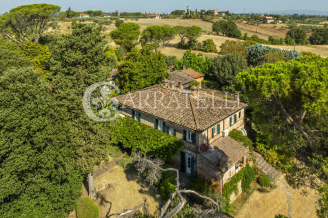 Casale con annessi e