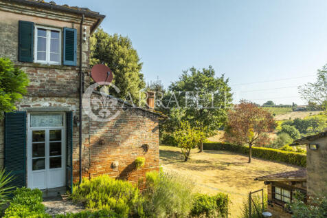 Casale con annessi e