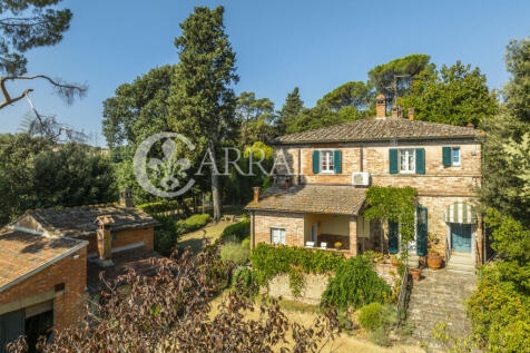 Casale con annessi e