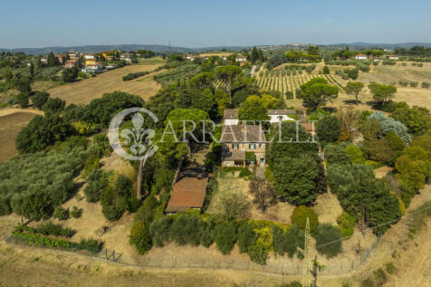 Casale con annessi e