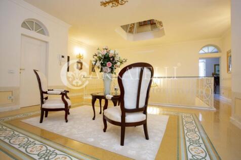 Elegante villa front