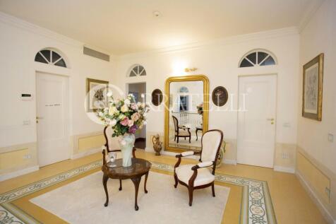 Elegante villa front