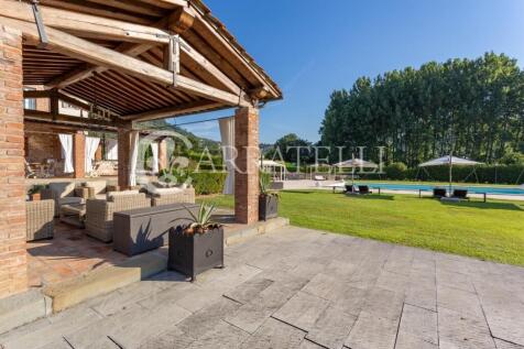 Elegante villa con p