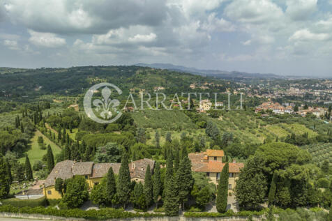 Superba villa storic