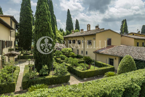 Superba villa storic
