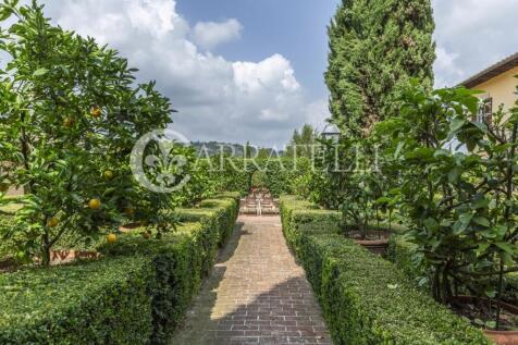 Superba villa storic