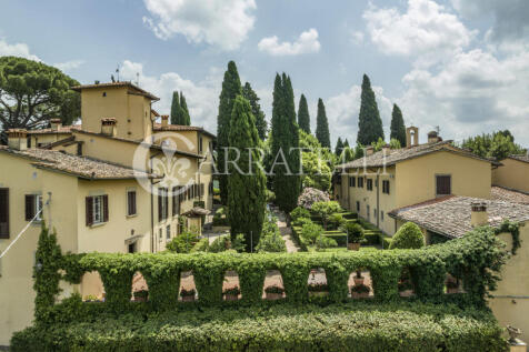 Superba villa storic