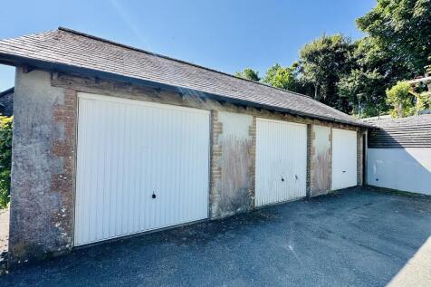 Middle Garage