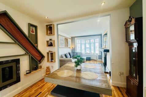 Dining Lounge