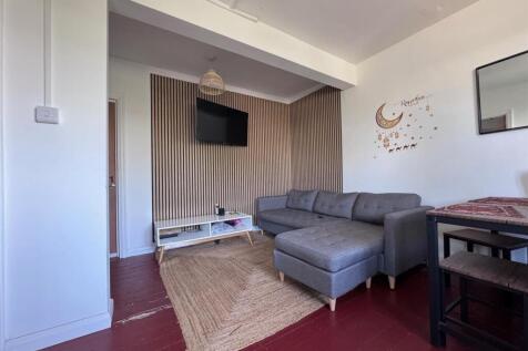 33 BR Lounge.jpg
