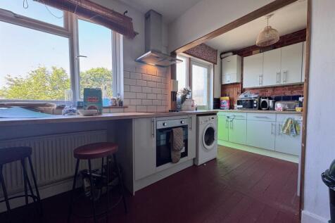 33 BR Kitchen.jpg