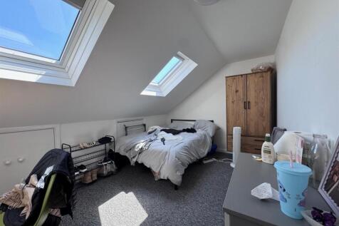 33 BR Bedroom 2.jpg