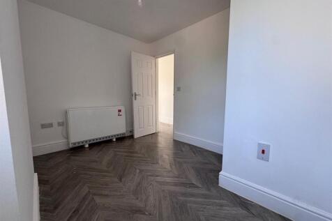 F5 ML Bedroom2.jpg